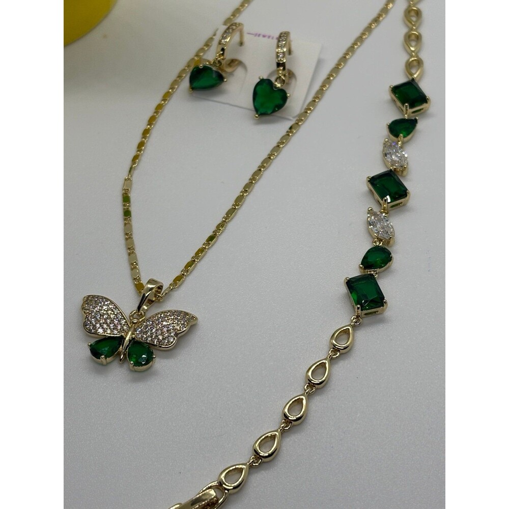 Set of jewelry in green